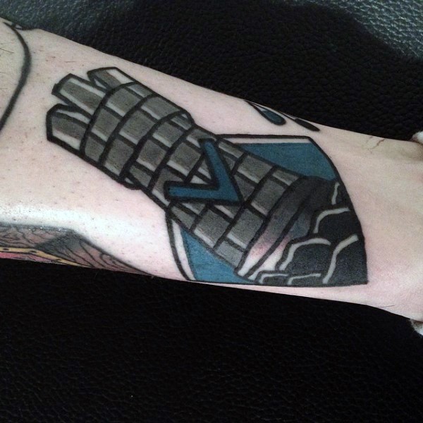 简单的彩绘小塔手臂纹身图案