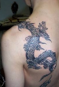 肩部中国龙纹身图案