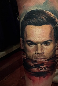 腿部血腥河面男人肖像血腥纹身图案