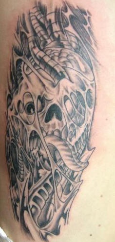 机械骷髅黑色纹身图案