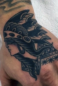 手背old school黑白印度女人头像纹身图案