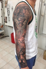 花臂棕色全套海盗主题纹身图案