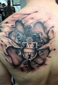 男士背部立体皮肤撕裂纹身图案