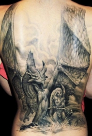 背部非常好看的龙和女战士纹身图案