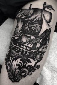 雕刻风格黑色花朵与帆船纹身图案