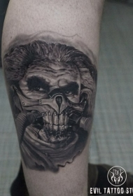 小腿疯狂的最大邪恶老板肖像纹身图案