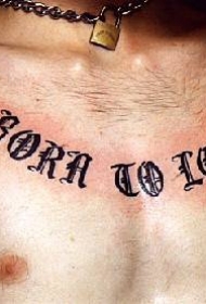 个性花体字母胸部纹身图案