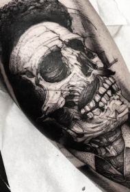 小臂old school黑色骷髅头与胡子纹身图案