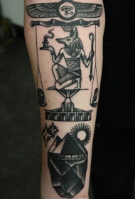 手臂简单的黑色各种埃及符号纹身图案