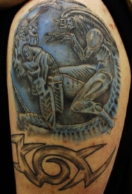 肩部彩色格斗铁怪物机器人纹身图片