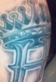 字母与皇冠纹身图案