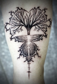 个性创意的黑色孤独树纹身图案