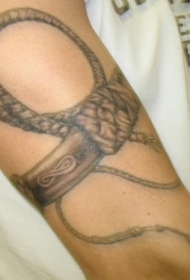 写实的绳子袖标纹身图案