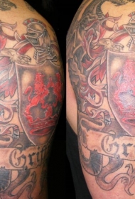 手臂美丽的彩色龙徽章纹身图案