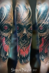 手臂新的学校风格彩色恶魔头颅纹身图案