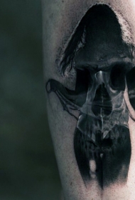 华丽的黑白女性剪影与骷髅纹身图案
