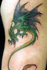 绿色的飞龙纹身图案