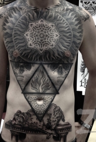 胸部雕刻风格黑色神秘象征与骷髅纹身图案