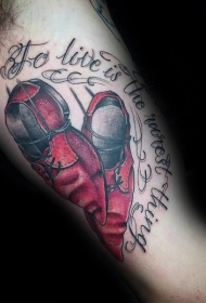 手臂新的学校风格的彩色魔法靴子纹身