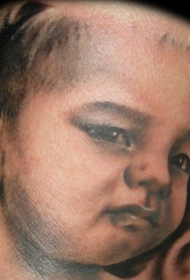 肩部逼真的照片中小男孩肖像纹身