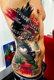 腰侧彩色骷髅和字母纹身图案