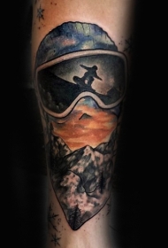 腿部彩色滑雪山纹身图案