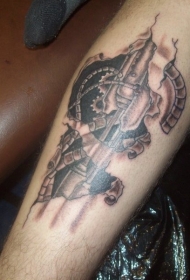 机械齿轮和撕皮手臂纹身图案