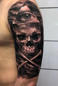 手臂逼真的黑灰海盗式骷髅与眼睛纹身图案