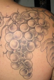 肩部黑灰植物葡萄纹身图案