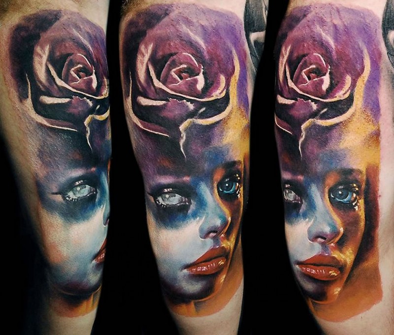精确绘制彩色玫瑰女性肖像纹身图案