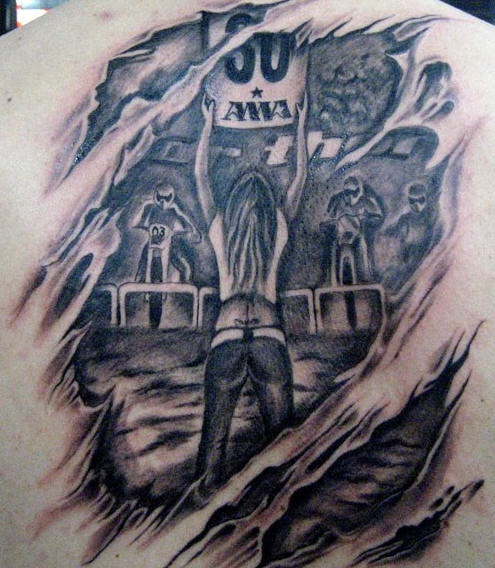 黑白撕皮摩托车赛场纹身图案