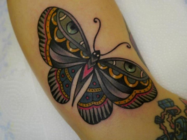 漂亮的传统蝴蝶纹身图案