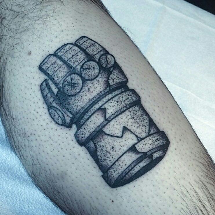 点刺风格黑色石雕古手套纹身图案