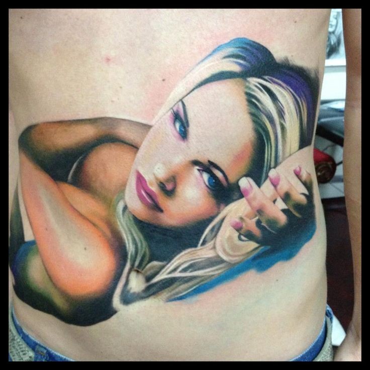 腰部彩色性感美女插画纹身图案