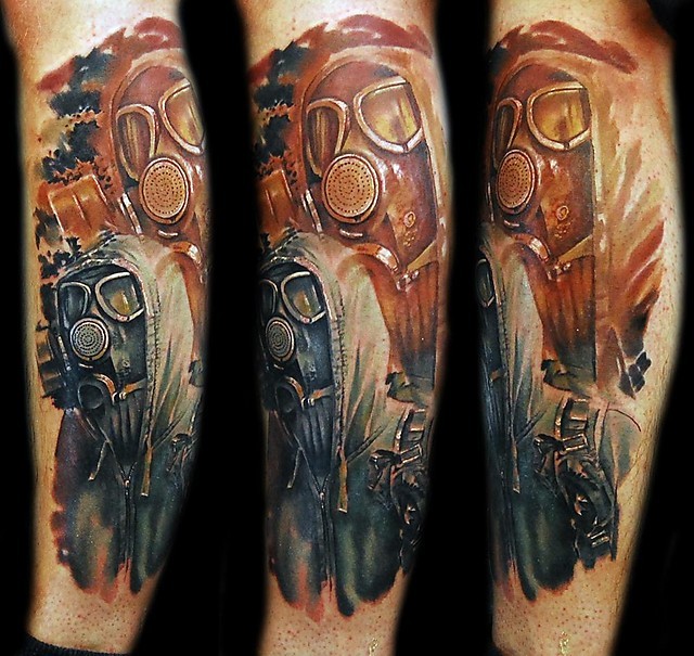 腿部新风格的彩色人与防毒面具纹身