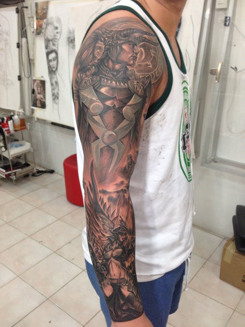 花臂棕色全套海盗主题纹身图案