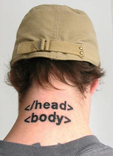 男性颈部英文字母纹身图案