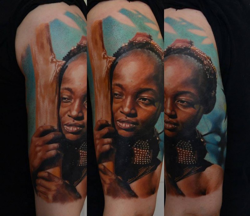 现实主义风格的彩色部落人类纹身图案