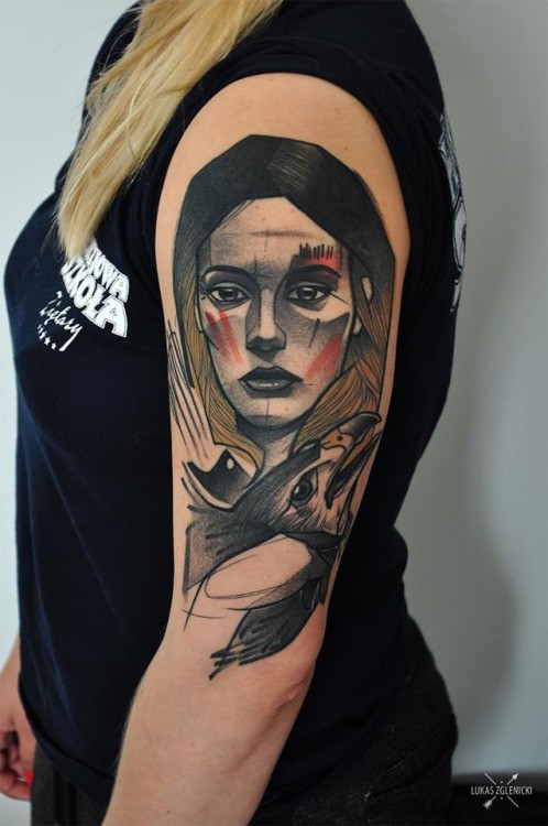 old school彩色女人脸与鹰纹身图案