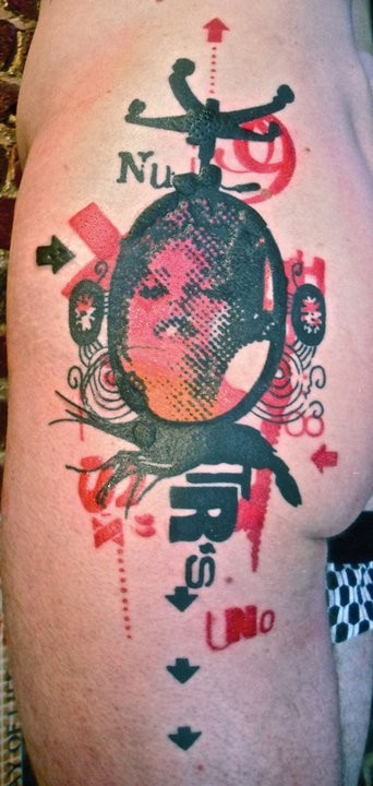 像素风格字母图腾和女人肖像纹身图案