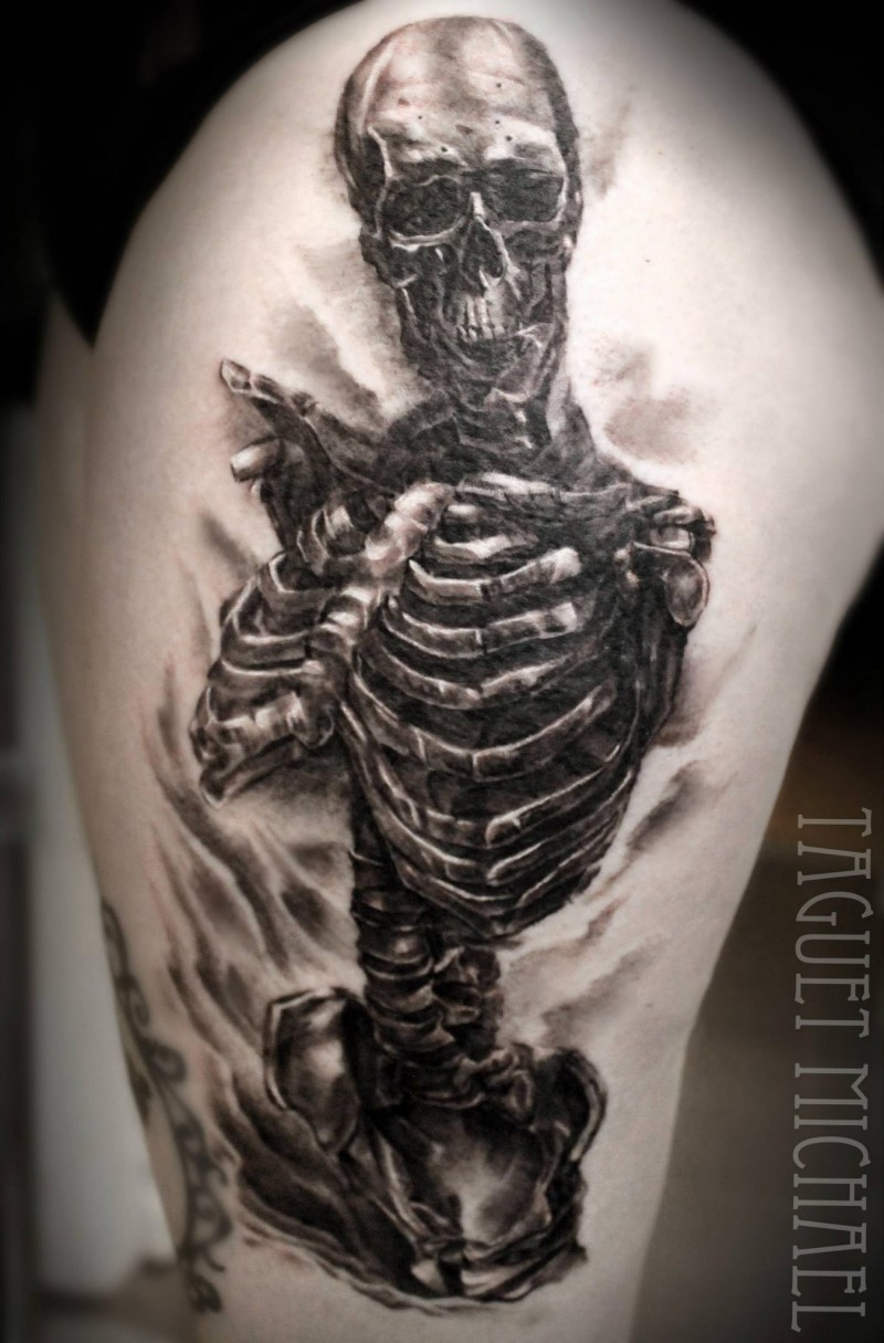腿部黑灰骷髅架纹身图案
