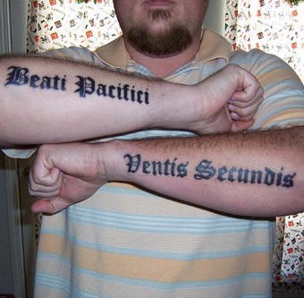 男性Pacifici ventis字母纹身图案
