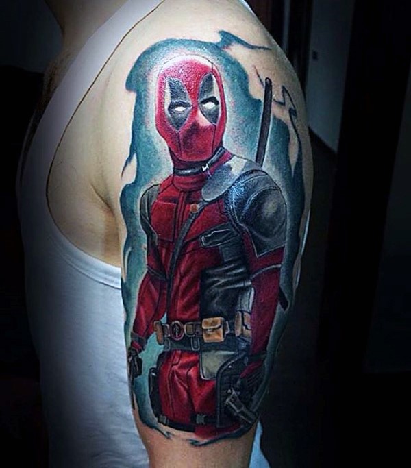 肩部插画风格彩色死侍纹身图案