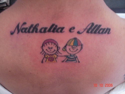 背部彩色卡通与英文纹身图案