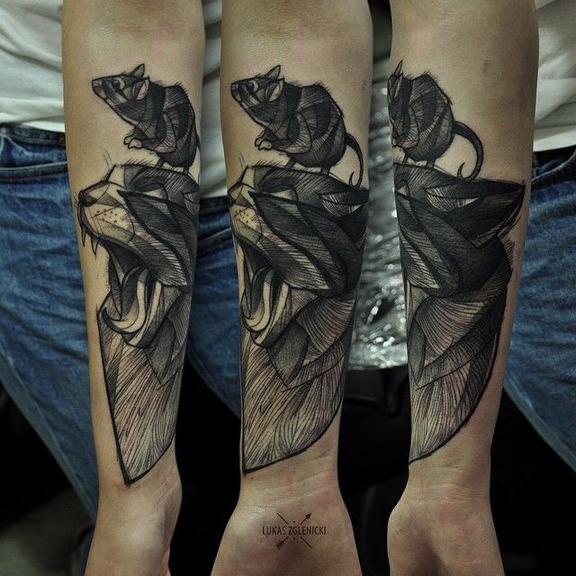 胸部雕刻风格猫与老鼠纹身图案
