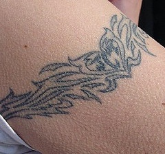 部落黑色线条藤蔓手臂纹身图案