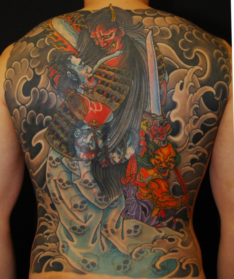 满背的日本武士战斗彩绘纹身图案