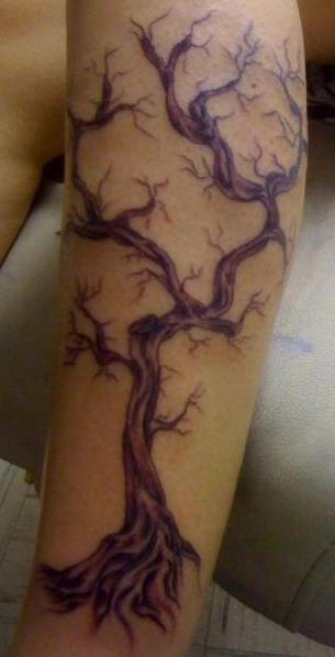 精美个性的枯萎树纹身图案