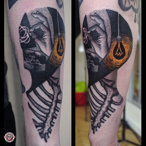 手臂超现实主义风格的灯泡与骨架纹身