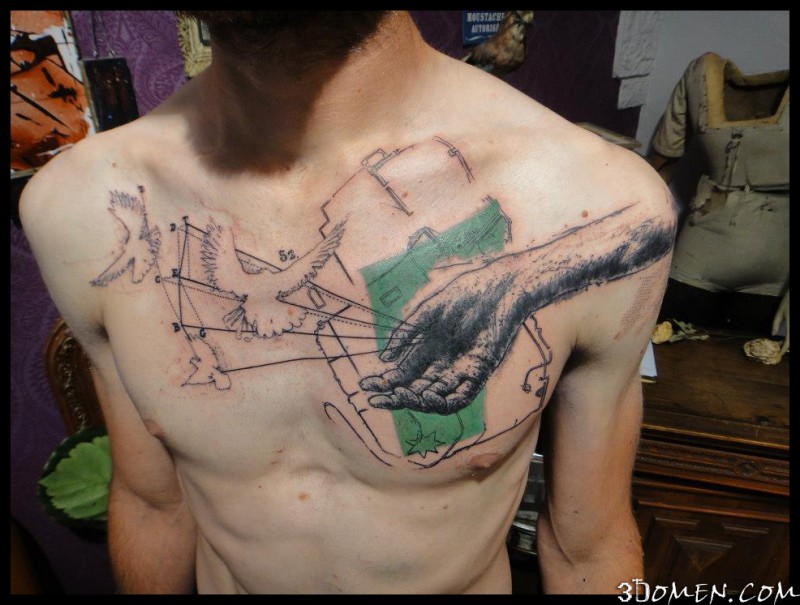 胸部雕刻风格手与线条鸽子纹身图案